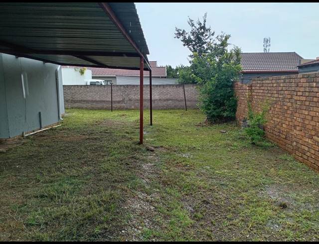 3 BEDROOM HOUSE FOR SALE IN CRYSTAL PARK